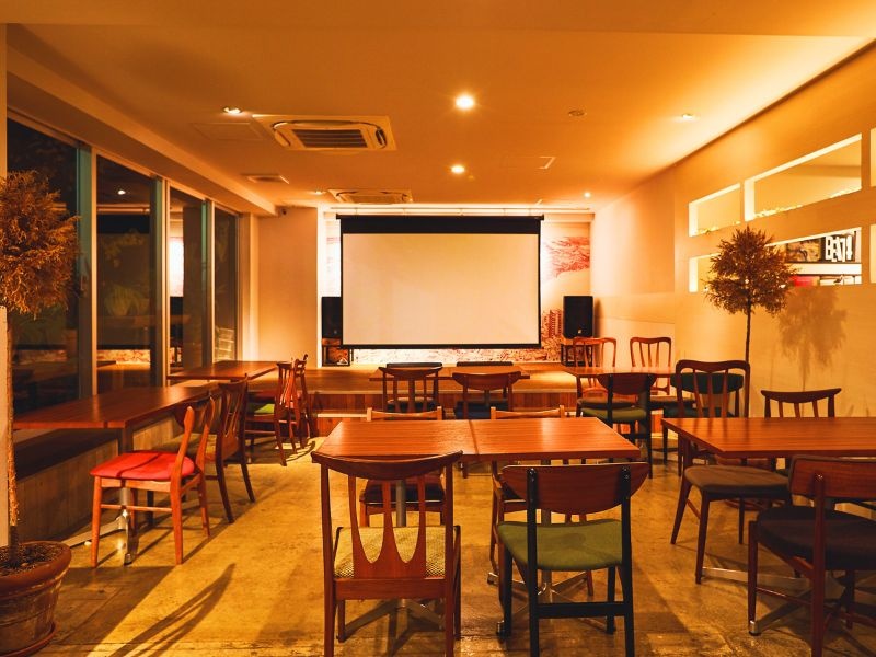 １階フロア貸切　２時間　飲み放題つき！　阿波尾鶏のコース　6600円（税込）