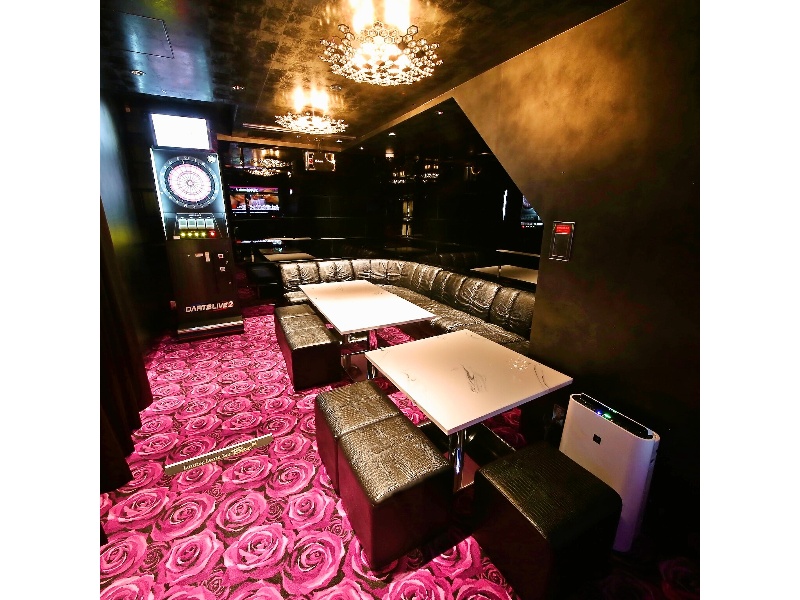 着席100名:スタイリッシュな店内を丸ごと貸切OK!