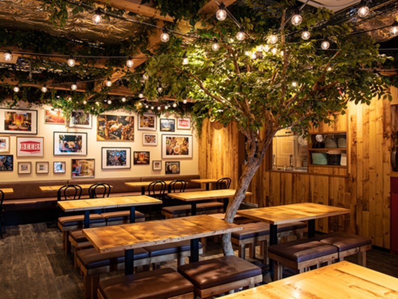 【大江戸線都庁前駅直結】駅直結の好立地。着席60名・立食80名まで貸切対応可能です！