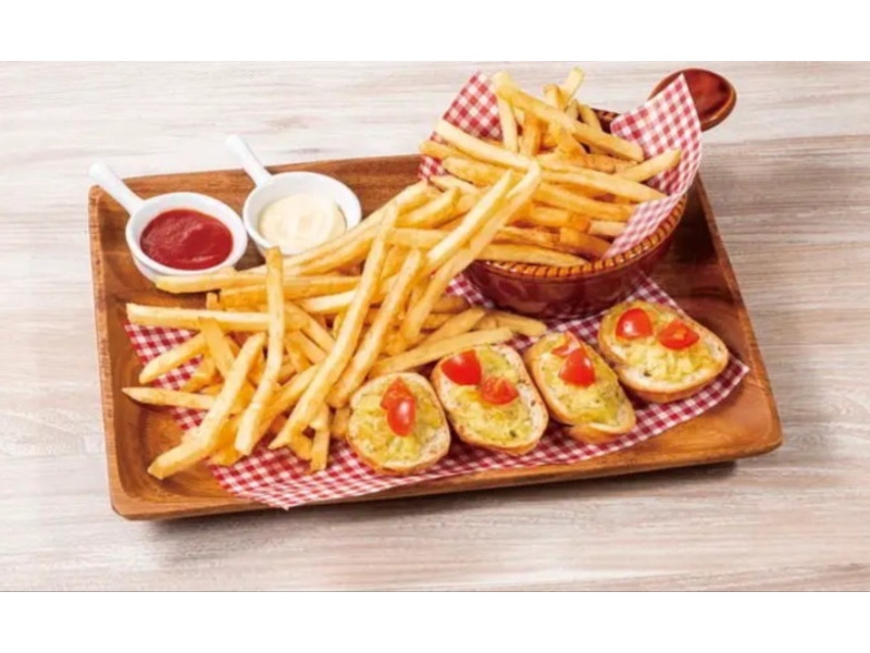 【お得なカジュアルプラン】お食事3品+フリードリンクお一人4,000円