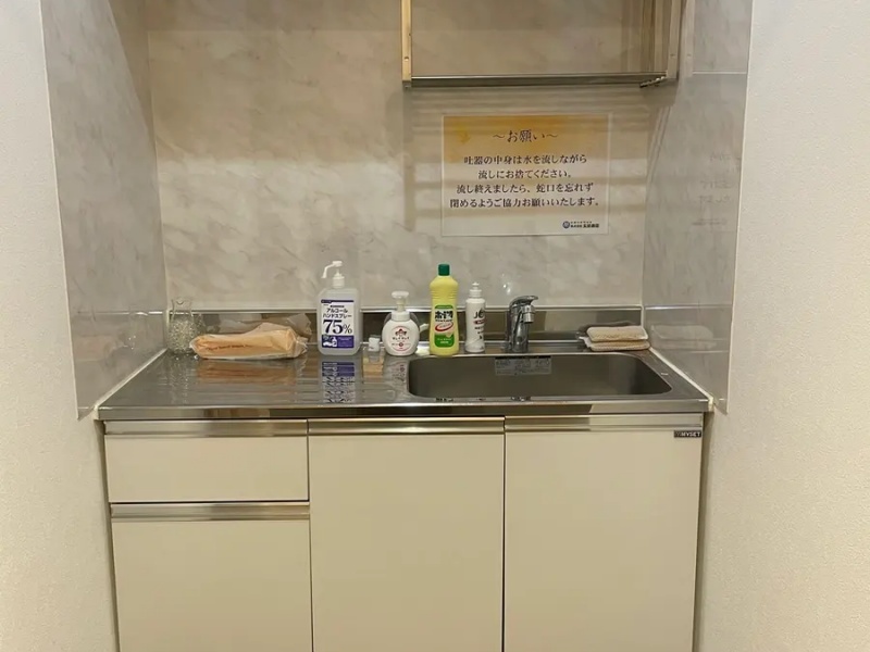 流し台。食器類は完備しておりません。