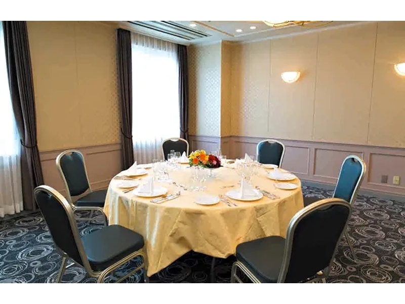 【桐の間】円卓スタイル