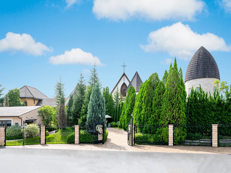 外観_1500坪の敷地内どこでもWi-Fi接続可能