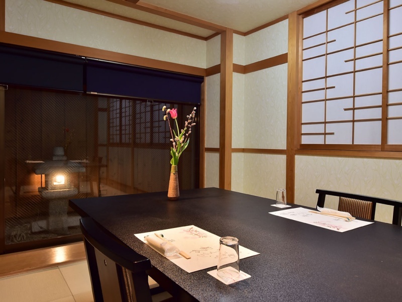 お食事処＜雪月花＞
少人数での会議も完全個室ですので安心してお話いただけます。
