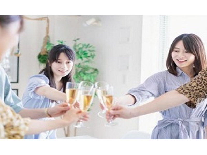 同窓会プラン2026　旬彩ビュッフェ（約13品）飲み放題付　　6,050円（税込）
ご宴会時間はゆったり2時間30分 ☆彡