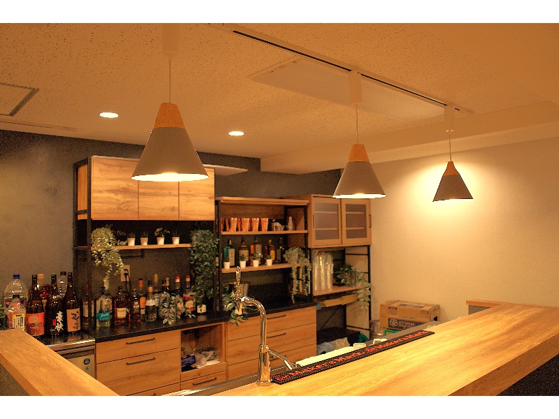 バーカウンターを完備