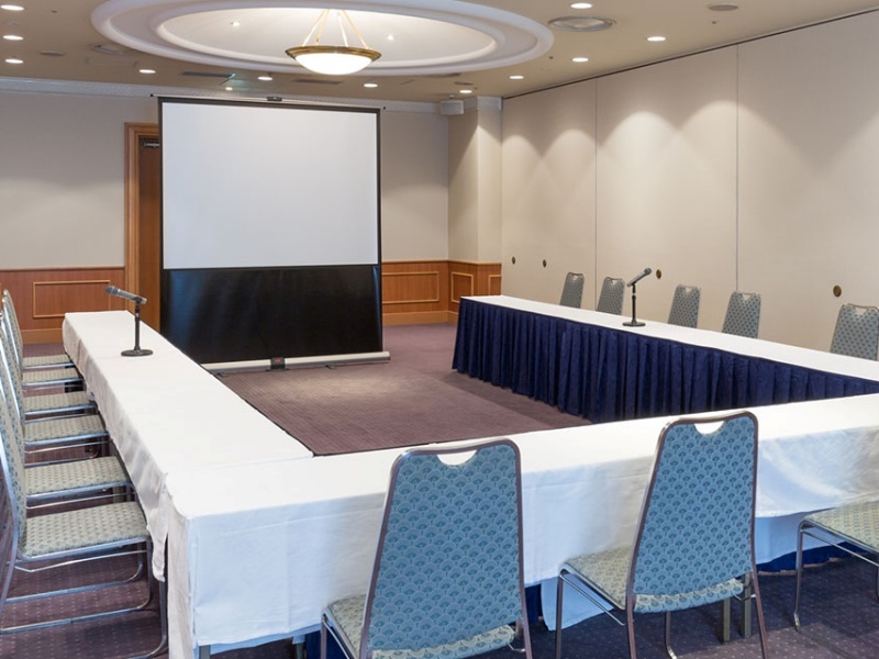 「オーク」コノ字形式