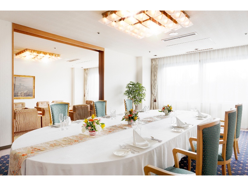 西館3F「槙」80㎡　会合時の来賓控室、結納・顔合わせ等でご利用いただけます