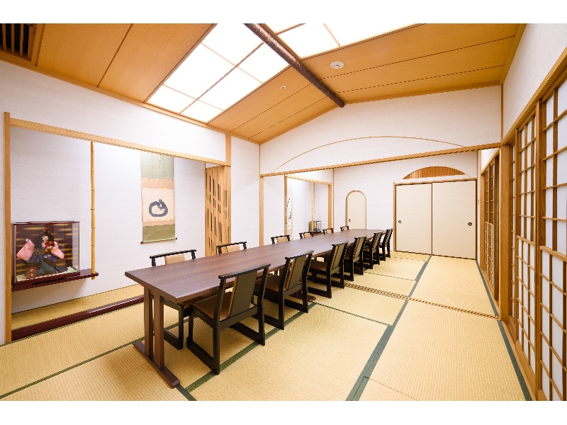 和食会席の個室にどうぞ。
12名様までご利用いただけます。