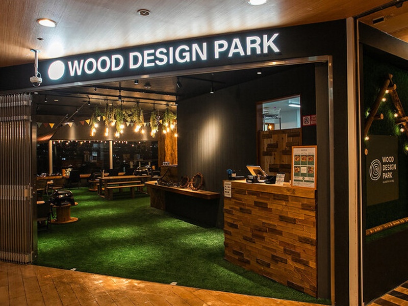 東京タワーやレインボーブリッジなど東京の絶景が一望できるロケーション！室内に居ながら、まるで大自然にキャンプに来たかのような非現実的空間をお楽しみいただけます！