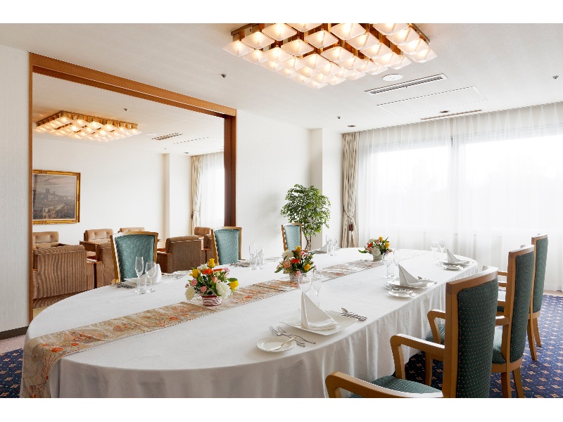 西館3F「槙」80㎡　会合時の来賓控室、結納・顔合わせ等でご利用いただけます