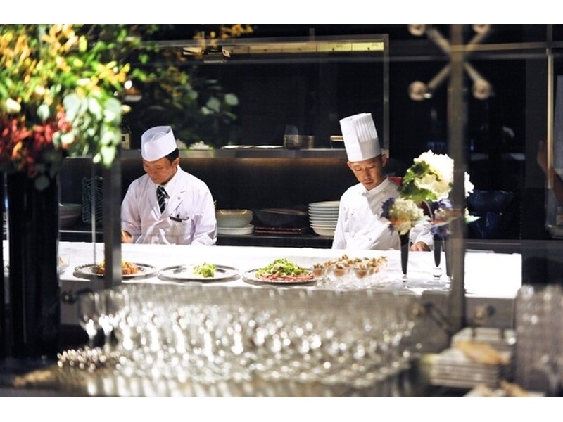 内観（ビュッフェ台・バーカウンター）