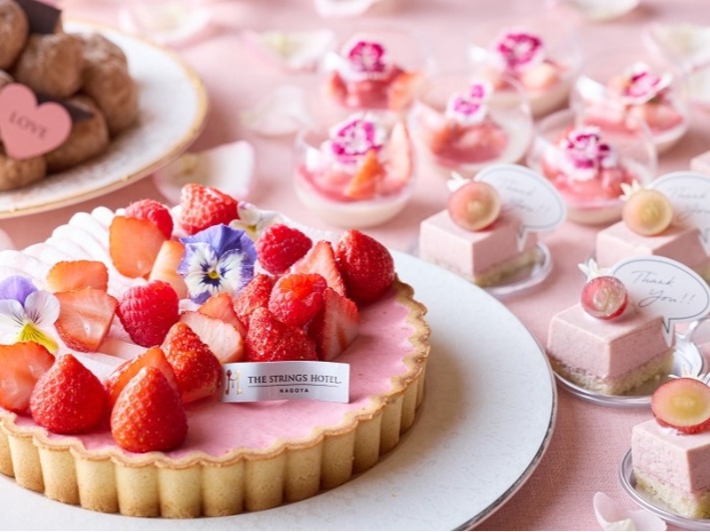 専属のパティシエが、お客様のために、毎回嗜好をこらし、こだわりのデザートをご提供致します。