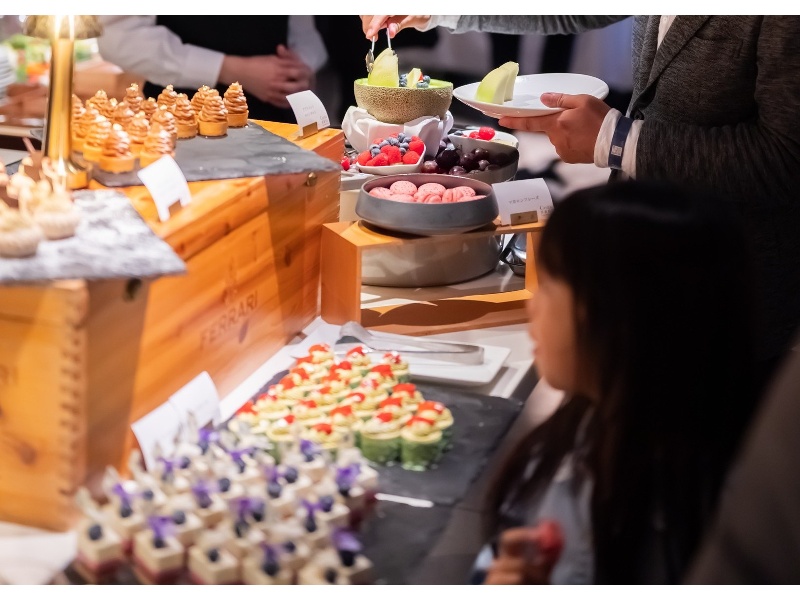 シェフこだわりの季節料理とソムリエセレクトのワイン。五感で楽しむイタリアンコースで、大切なゲストを最高のおもてなしでお迎えいたします。