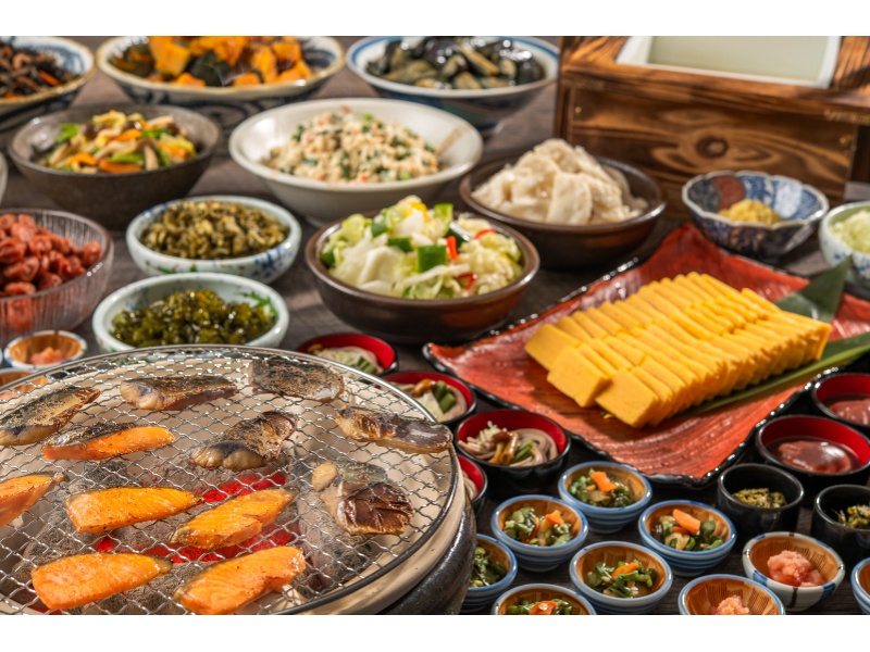 【朝食例】ご朝食はビュッフェスタイルでご用意致します。