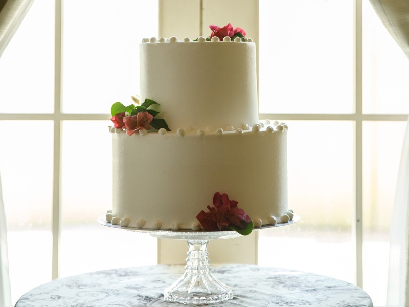 【特別なケーキもお作りします】
専属パティシエによる、特別なケーキをお作りできます。
イラストや企業ロゴのデコレーションをはじめ、立体のケーキも内容によってご用意可能です。