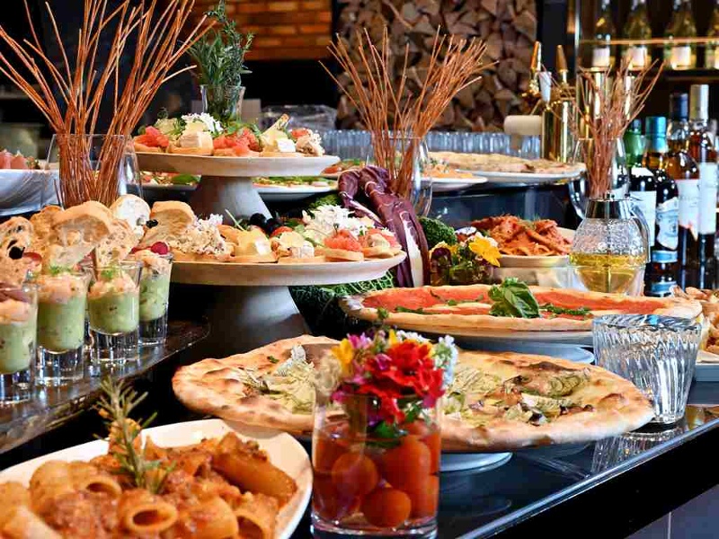 ディナービュッフェプランは飲み放題付7,000円より