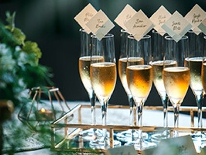 様々なイベントやパーティに!
企業パーティ、レセプションイベント、歓送迎会、バースデーパーティなど、様々な催しに対応。最大80名(立食時)収容可能。着席や立食、コース料理やブッフェなどご用途や人数に合わせて最適なプランをご案内いたします。