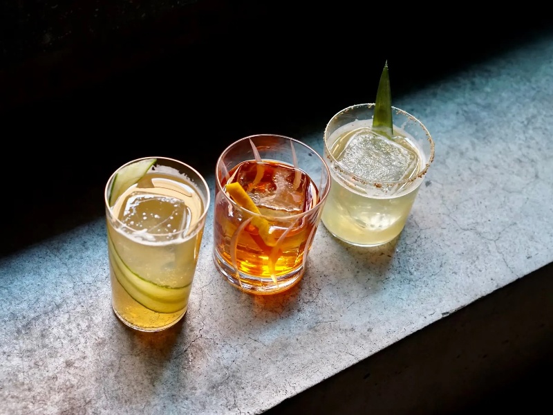 自家製ドリンクとこだわり料理でおもてなし