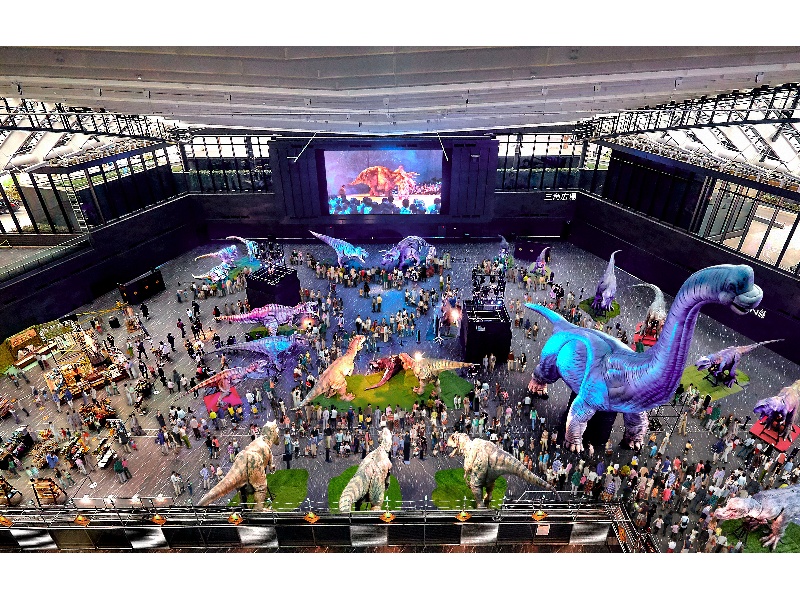 最大天井高25mの屋内オープンスペースで大型展示イベントも可能！