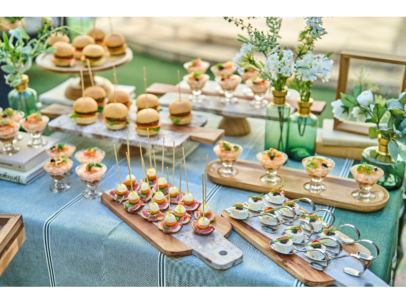 ブッフェ料理も見た目華やかに