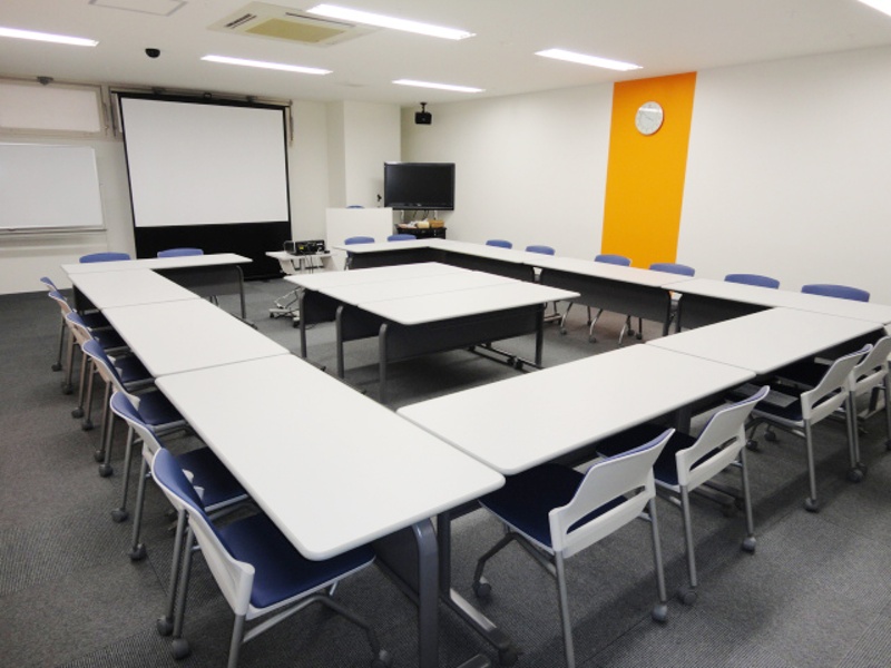 【Room5B】ロの字スタイル例（お客様にてセッティングになります）