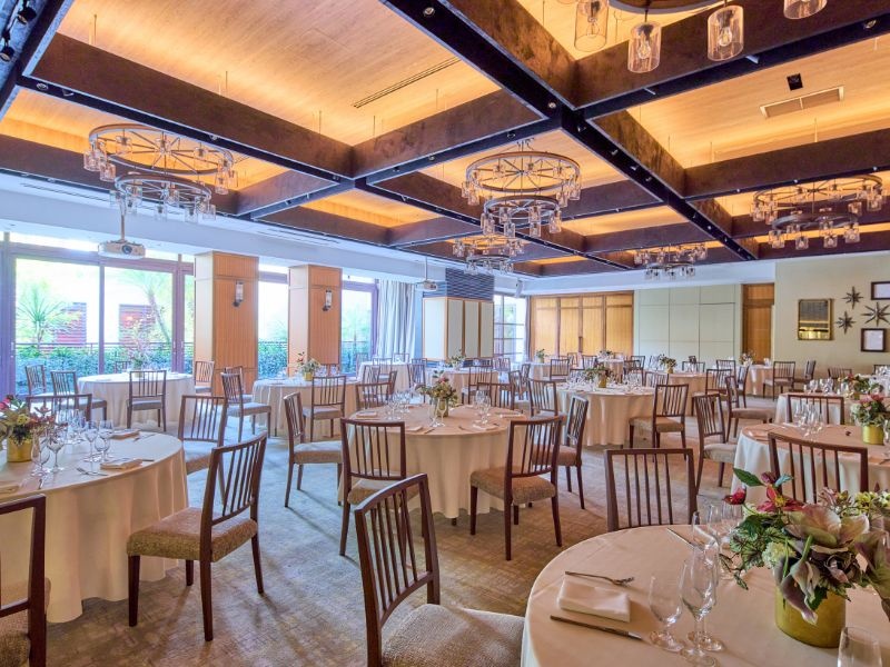 THE​ ​WEST​ ​GALLERY（立食220名/着席180名/スクール192名/シアター200名）