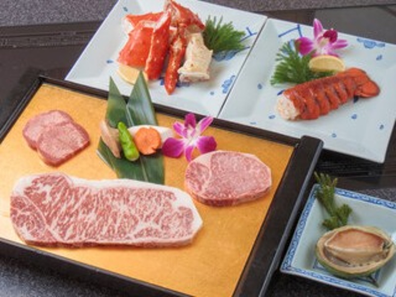 【12/1～1/3】ランチタイム限定価格！【神戸の宴】神戸牛焼肉＆しゃぶしゃぶ＆すき焼きの食べ放題　飲み放題付き【2時間制】