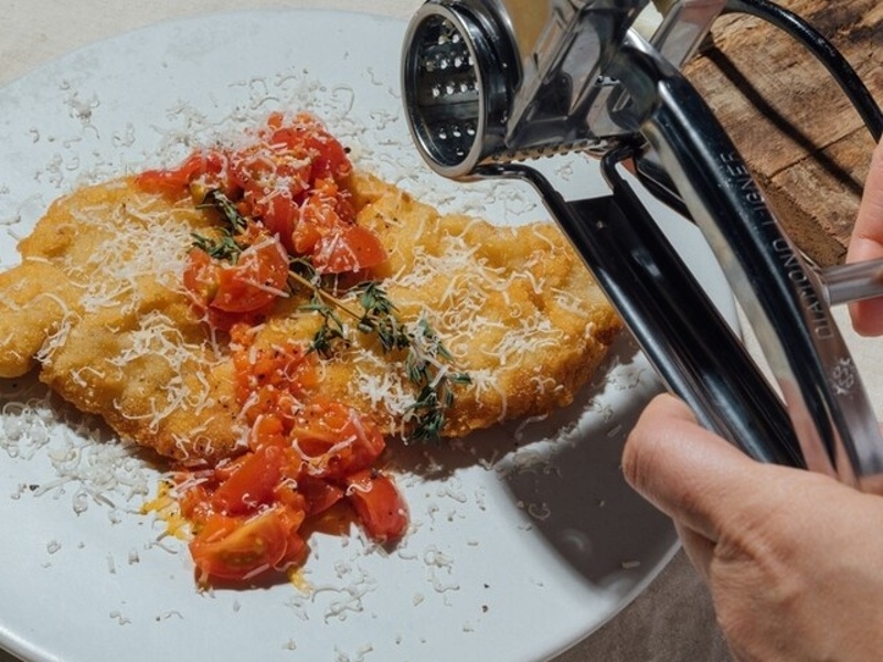 パプリカとフレッシュトマトのシュニッツェル