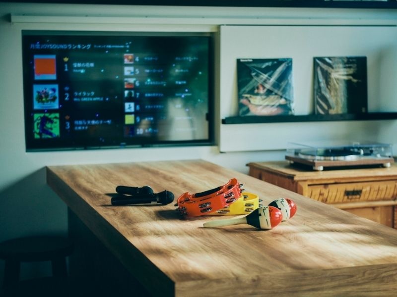 1階ミュージックスペース
カラオケ・ミュージックビデオモニター