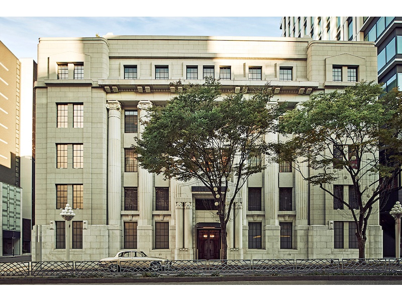 都市景観重要文化財の建物は、外観はほとんど旧名古屋銀行時代のままで当時の面影を残しております。