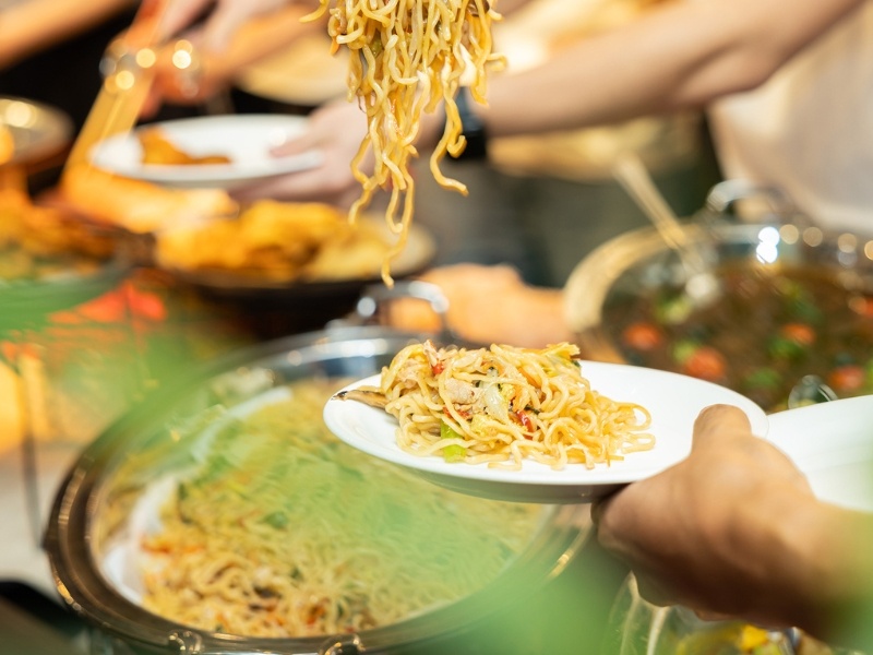 ビュッフェ料理のため急な人数変更にも対応可能