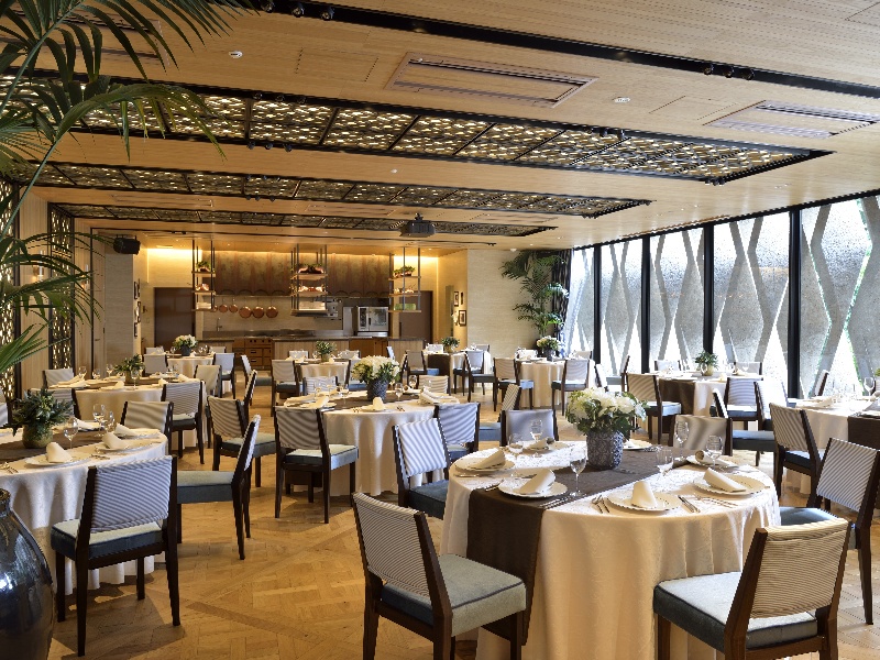 【インディゴリオス2F】立食:110名 着席:99名