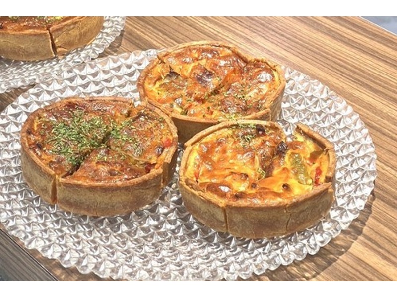 【軽食中心】シェフこだわりのブルスケッタ、国産鶏のトマト煮込みetc... 4品+飲み放題