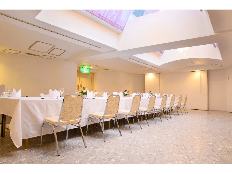 【ポエム・ドホール】