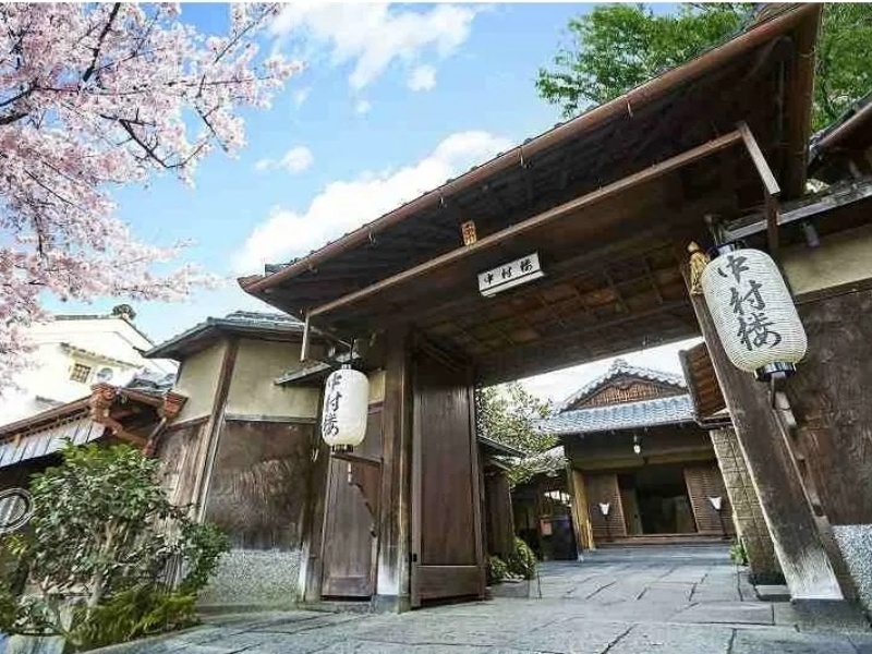 当会場は全国に姉妹店がございます。
KOTOWA 京都 八坂より程なく5分のKOTOWA 京都 中村楼もご案内可能でございます。