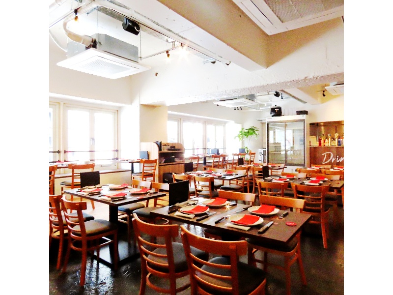 最大68名様まで着席可能な店内