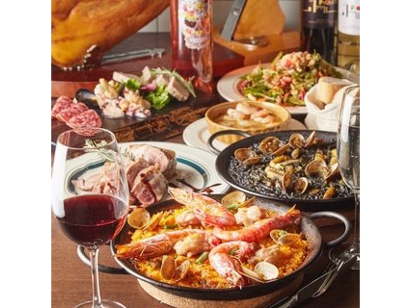 【新バルセロナコース・料理のみ】￥6,600（税込み）バレンシア米のパエリアを筆頭に、魚も肉もこだわったおすすめコース（電話予約のみ対応です、飲み放題メニューは別にご用意がございます）
