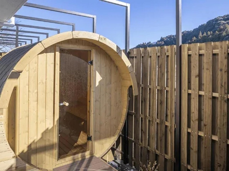 屋外樽型サウナ