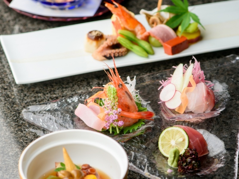 日本料理 都万麻