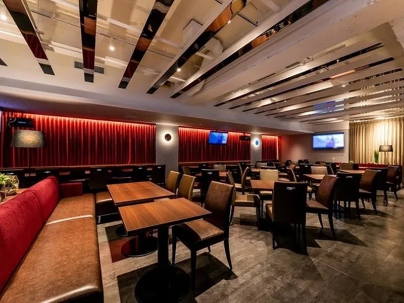 立食最大120名、着席最大70名様収容可能な大規模スペース。
