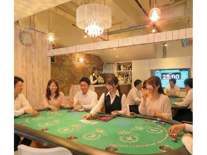 企業イベントの利用イメージ写真です。
ポーカーは交流会などのコミュニケーションでもご利用いただけます。
