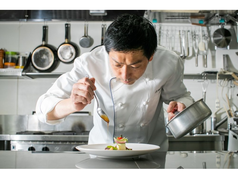 会場併設のキッチンで、出来立ての料理をご提供します