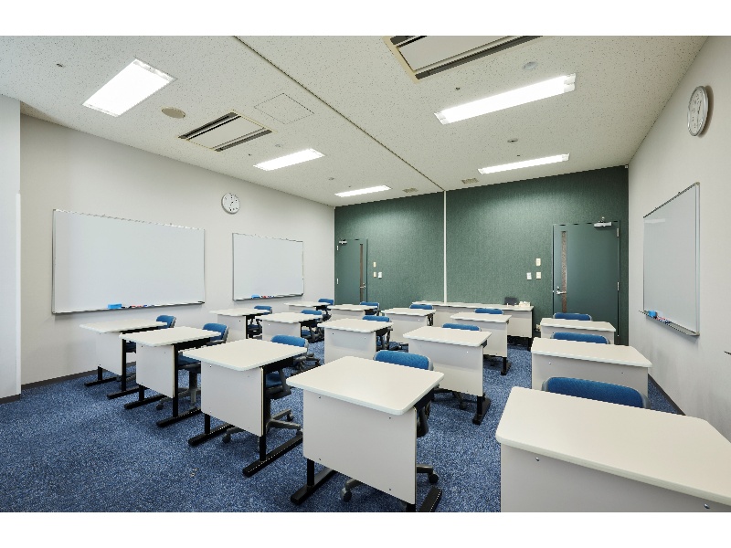 【会議室F（40㎡）】　スクール：15名