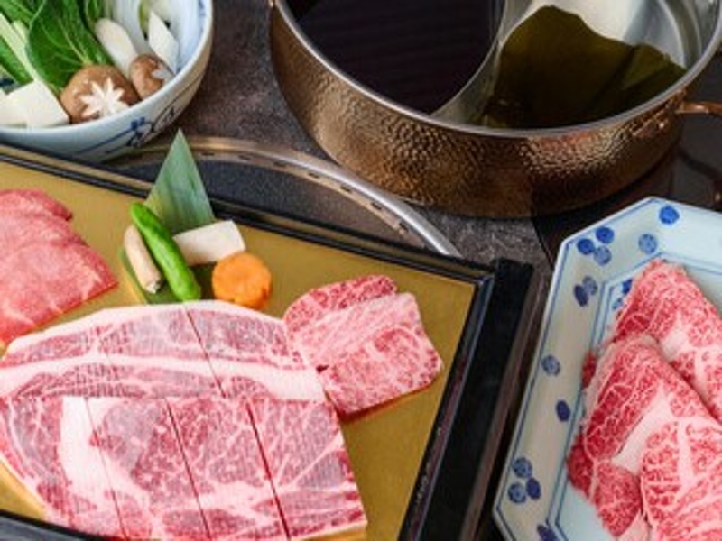 【12/1～1/3】8名様以上限定！六歌仙40周年記念特別価格【雪の宴MIX】 焼肉＆しゃぶしゃぶ＆すき焼き3種食べ放題飲み放題(120分）