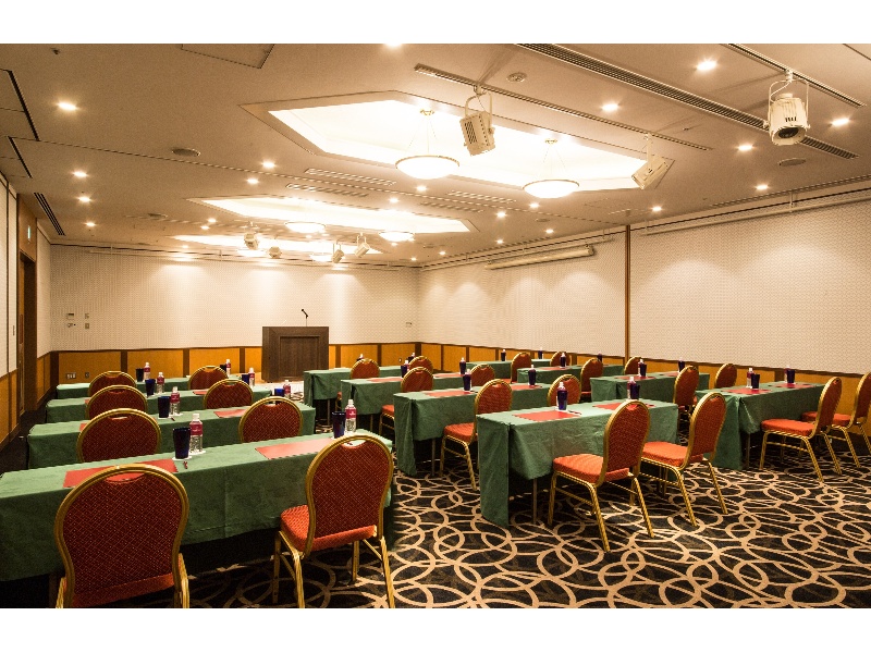 中宴会場　琥珀鳥の間