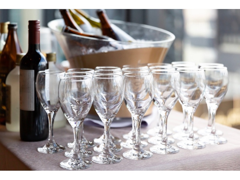 【フィンガーフードプラン】
お客様ご自身でお取りいただく、カジュアルで交流のしやすいスタイルのパーティープランです。