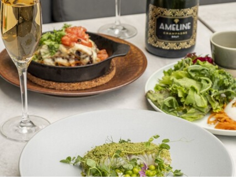 五感で味わう記憶に残るモダンフレンチを