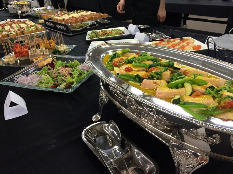 ケータリング（ホテル仕様のパーティー料理、お弁当、ドリンク等）はグループ会社と連携してご用意。※写真はイメージ