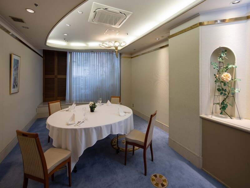 4F／パール（小宴会場・会食イメージ）